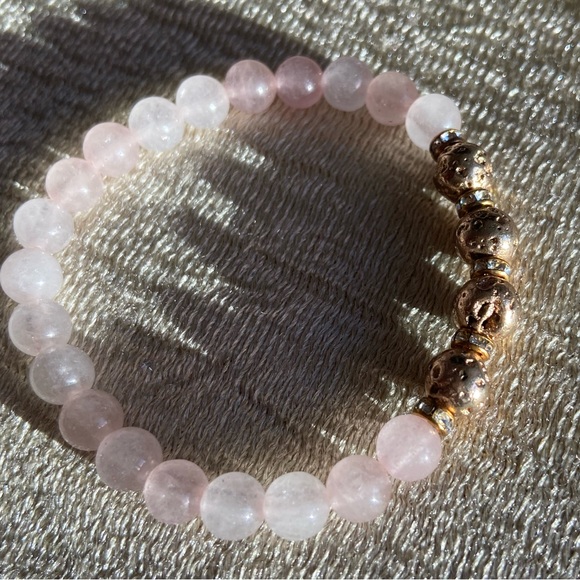 Handmade rose quartz beaded bracelet - Picture 1 of 7